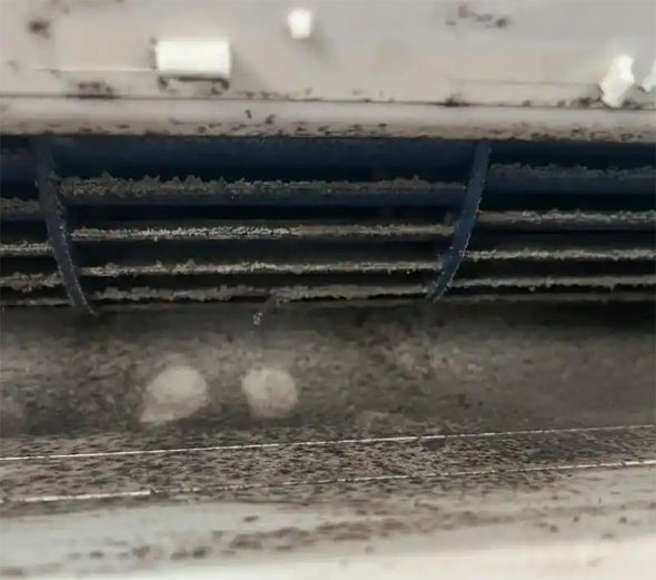 菏泽空调吹的风有股烧焦味是怎么回事